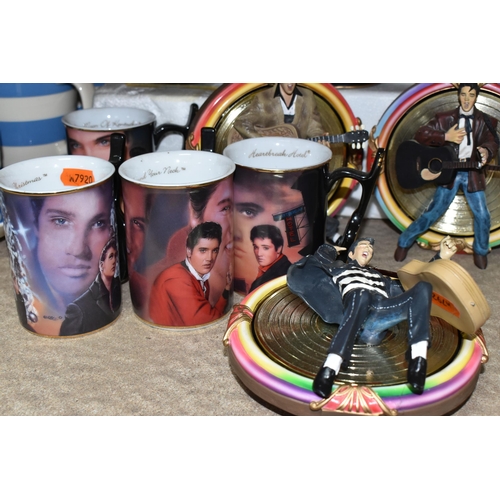 454 - A GROUP OF ELVIS PRESLEY COLLECTABLES, comprising ten  Bradford Exchange 'Elvis Presley: Entertainer... 