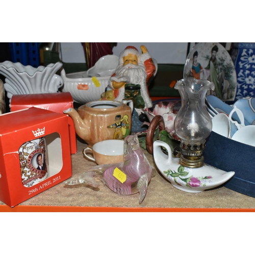 463 - TWO BOXES AND LOOSE CERAMICS, GLASSWARE AND SUNDRY ITEMS, to include a vintage bar ice container in ... 