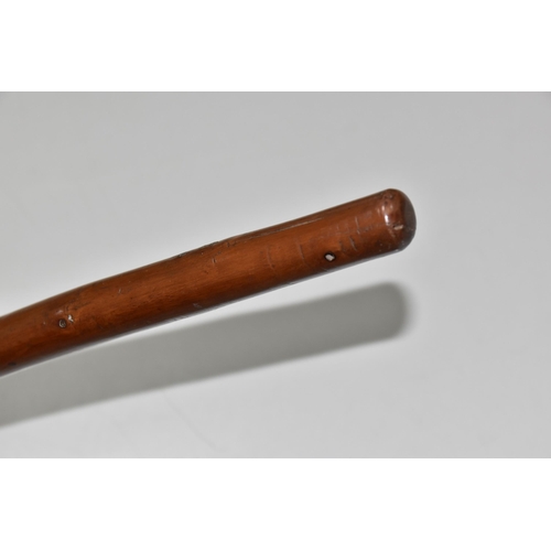 545 - A WOODEN SWAGGER STICK WITH CARVED CLENCHED FIST TERMINAL, approximate length 45cm (1)