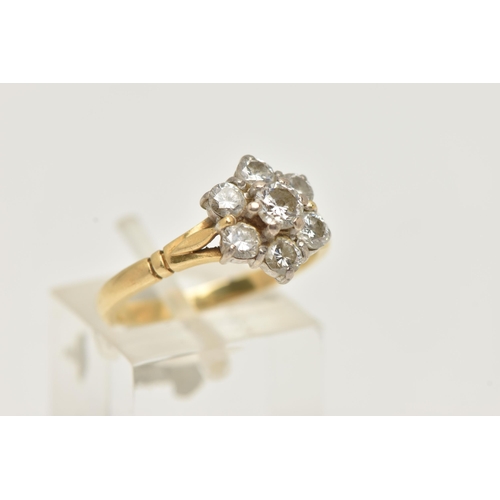 142 - AN 18CT GOLD DIAMOND CLUSTER RING, designed as a cluster of brilliant cut diamonds in claw settings,... 