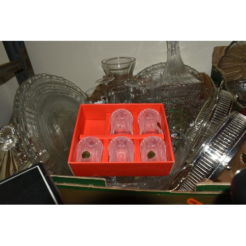 483 - SEVEN BOXES AND LOOSE GLASSWARE, including whisky glasses and decanter set, a mid-century gilt lemon... 