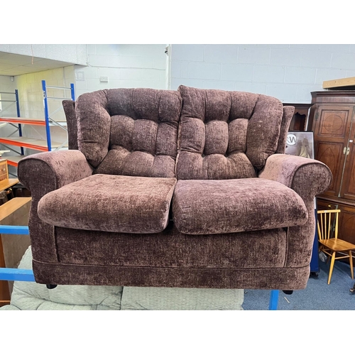 1365 - A BROWN UPHOLSTERED TWO SEATER SETTEE (condition report: good condition)