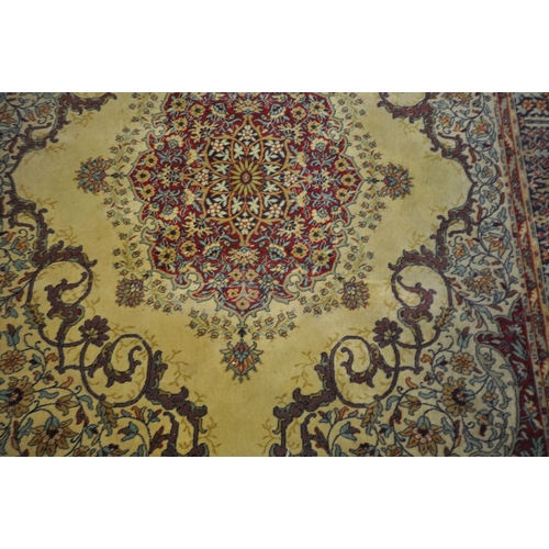 1386 - A MACHINE WOVEN PATTERNED RUG, with a central medallion and multi strap border, 320cm x 229cm (condi... 