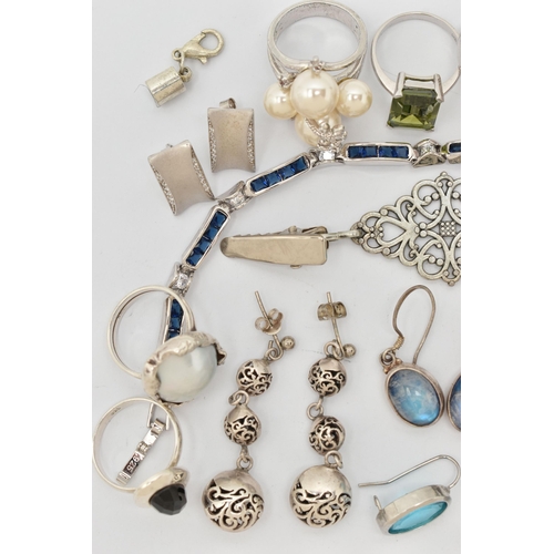 26 - A BAG OF ASSORTED WHITE METAL JEWELLERY, to include a silver cluster ring, hallmarked Birmingham, 1.... 