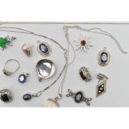 27 - A BAG OF ASSORTED JEWELLERY, to include a white jade pendant suspended from trace chain with lobster... 