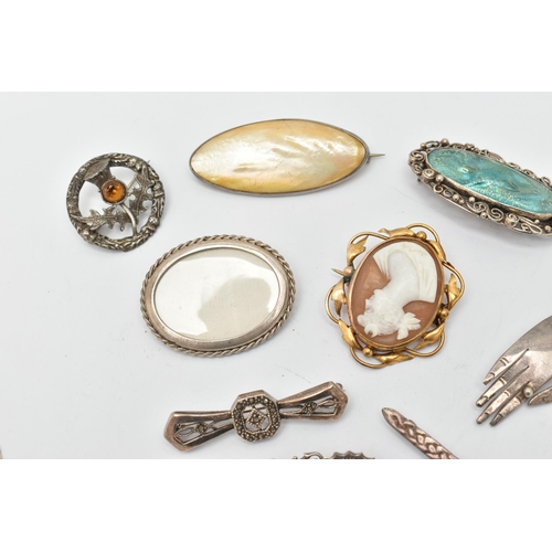 46 - A SELECTION OF BROOCHES, to include a silver sweetheart brooch, hallmarked Birmingham, fitted with a... 