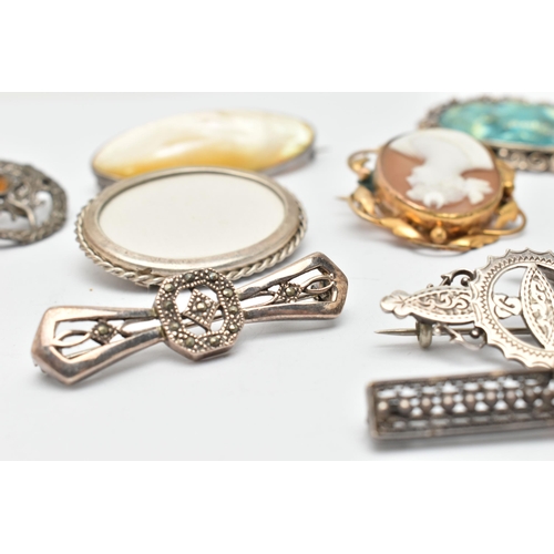 46 - A SELECTION OF BROOCHES, to include a silver sweetheart brooch, hallmarked Birmingham, fitted with a... 