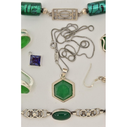 54 - A SMALL BAG OF JEWELLERY, to include an aventurine hexagonal pendant, fitted with a tapered bail, st... 