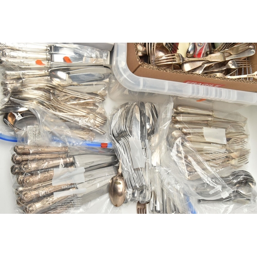 191 - A BOX OF ASSORTED LOOSE AND BOXED CUTLERY AND FLATWARE, ETC, to include silver plate and stainless s... 