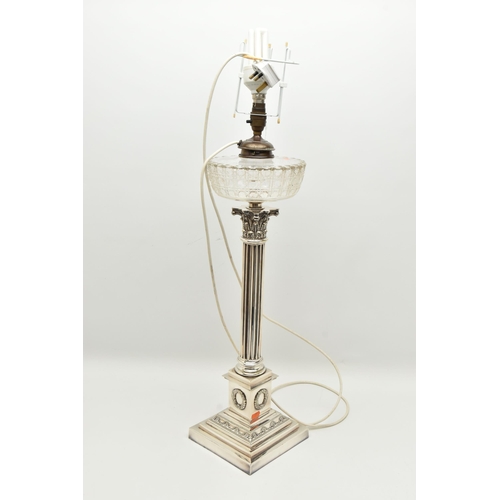 196 - A LATE 19TH/EARLY 20TH CENTURY OIL LAMP, the hobnail and facet cut clear glass reservoir fitted to t... 