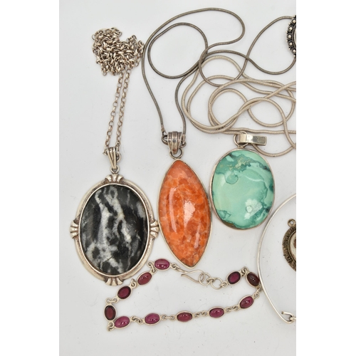 79 - A SELECTION OF SILVER AND WHITE METAL JEWELLERY, to include mainly gem set pieces, an inlaid shell b... 