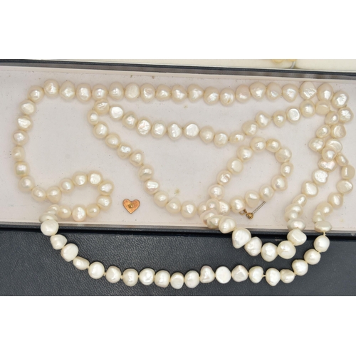 86 - A SELECTION OF CULTURED AND IMITATION PEARL NECKLACES, to include two graduated imitation pearl neck... 