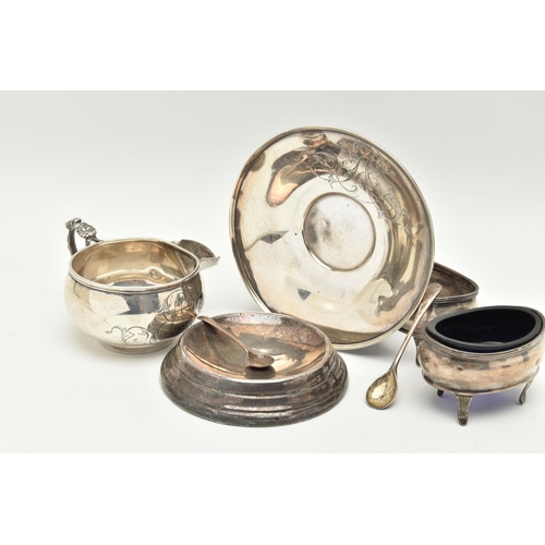 150 - ASSORTED SILVER ITEMS, to include a pair of oval polished salts, hallmarked 'William Aitken' Birming... 