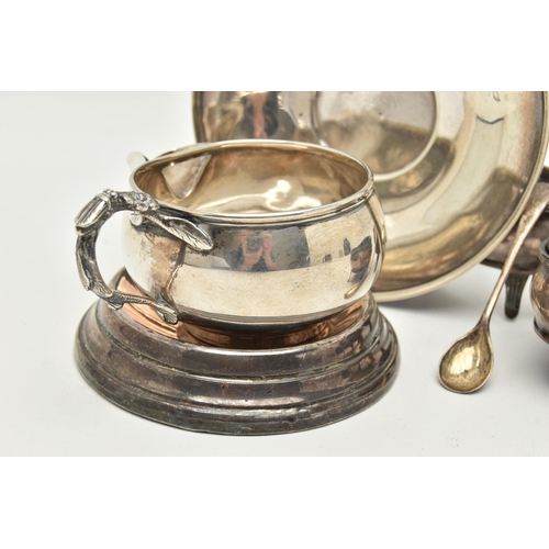 150 - ASSORTED SILVER ITEMS, to include a pair of oval polished salts, hallmarked 'William Aitken' Birming... 