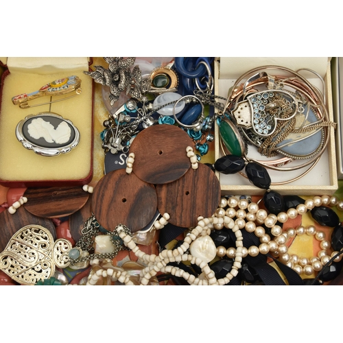 177 - A BOX OF ASSORTED COSTUME JEWELLERY, to include a silver green chalcedony cabochon bangle, hallmarke... 