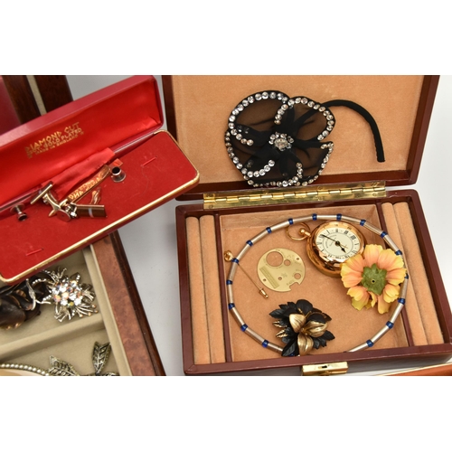 179 - A BOX OF ASSORTED COSTUME JEWELLERY, to include a 'Monet' necklace, a 'Monet' bracelet, an 'Exquisit... 