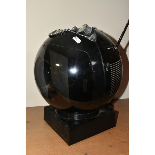 323 - A  JVC VIDEOSPHERE 'SPACE HELMET' TELEVISION, black case model number 3240 - serial 14311299 (1) (Co... 