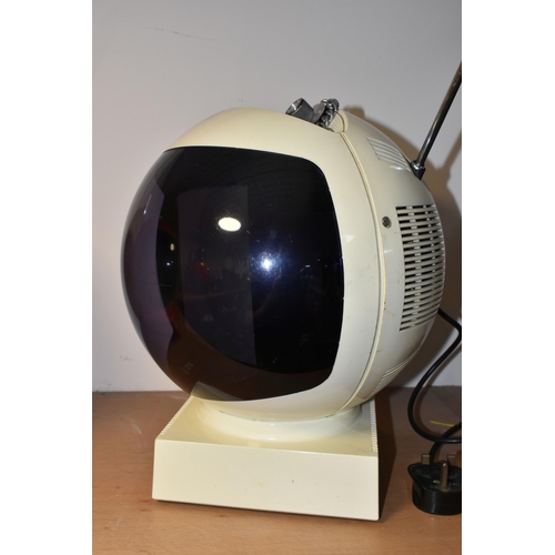 338 - A  JVC VIDEOSPHERE 'SPACE HELMET' TELEVISION, white case model number 3240UK - serial number 0950552... 