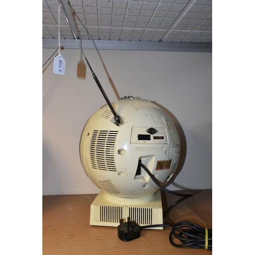 338 - A  JVC VIDEOSPHERE 'SPACE HELMET' TELEVISION, white case model number 3240UK - serial number 0950552... 