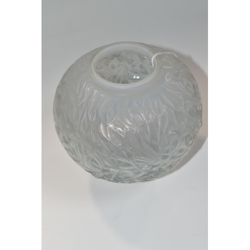 372 - A LALIQUE GUI VASE, circa 1920s, the ovoid vase moulded with mistletoe leaves and berries, model no ... 