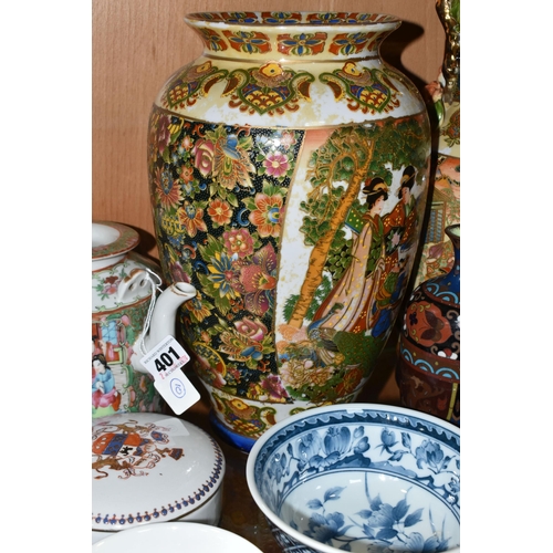 401 - A GROUP OF ORIENTAL CERAMICS AND ENAMEL WARE, to include a famille rose teapot (missing handle), two... 