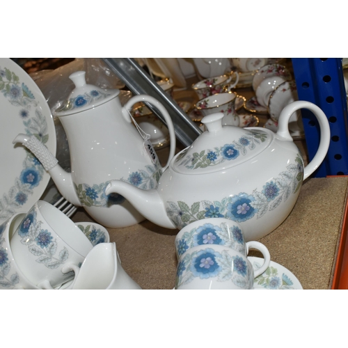 459 - A WEDGWOOD 'CLEMENTINE' DINNER SET consisting six dinner plates, coffee pot, tea pot, covered tureen... 