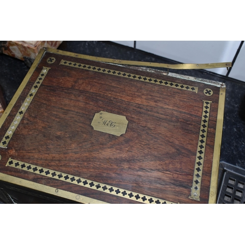 470 - A VICTORIAN ROSEWOOD LADIES' VANITY/TRINKET BOX, complete with blue velvet interior containing plate... 