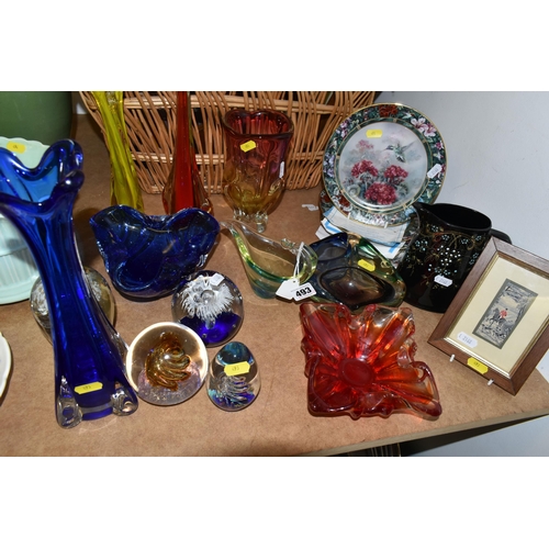 493 - AN ASSORTMENT OF LOOSE ART GLASS, PAPERWEIGHTS, PICTURES AND DECORATIVE CERAMICS to include four spi... 