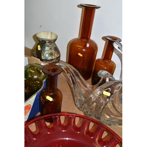 494 - A QUANTITY OF ORNAMENTAL GLASSWARE to include three Otto Brauer style amber vase (heights 26cm, 31cm... 