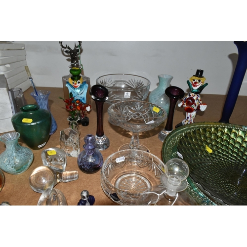 495 - A VARIETY OF LOOSE GLASS ORNAMENTS to include named manufacturers consisting a Wedgwood 'Wave Shallo... 