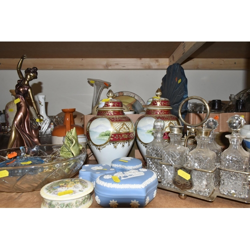 518 - THREE BOXES AND LOOSE CERAMICS AND GLASSWARE, including, three Jasperware Wedgwood trinket boxes wit... 