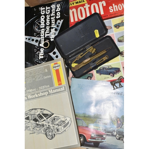 428 - A BOX AND LOOSE MOTORING EPHEMERA, VINTAGE CAMBRIDGE MATHEMATICAL INSTRUMENT SET AND A BOX OF HINCHL... 