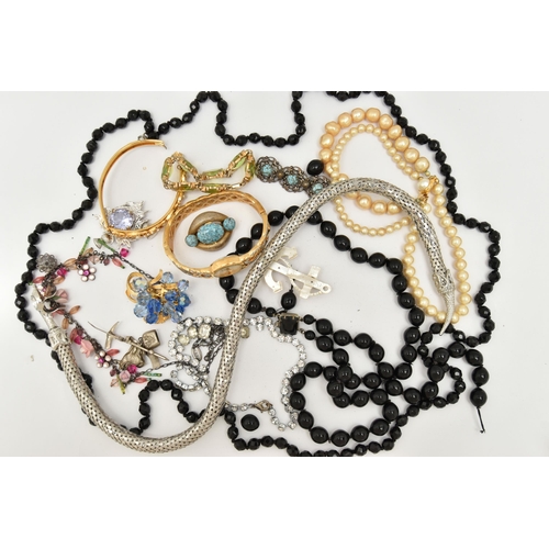 112 - A BAG OF ASSORTED COSTUME JEWELLERY, to include an imitation pearl necklace, bangles, white metal sn... 