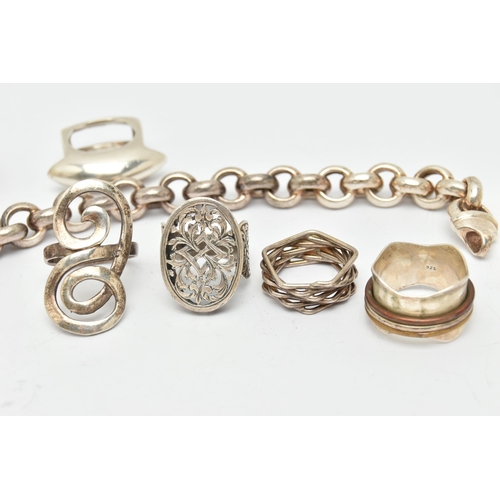 93 - AN ASSORTMENT OF SILVER AND WHITE METAL JEWELLERY, to include a large silver belcher chain bracelet,... 