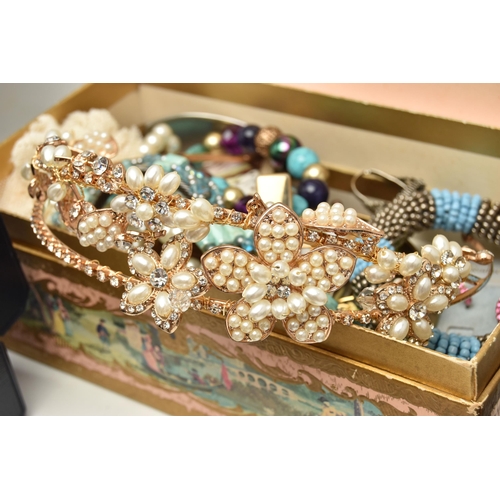 151 - A BOX OF ASSORTED COSTUME JEWELLERY AND ITEMS, to include semi-precious gemstone jewellery including... 