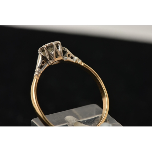 176 - A SINGLE STONE DIAMOND RING, a round brilliant cut diamond, approximate total diamond weight 0.33ct,... 