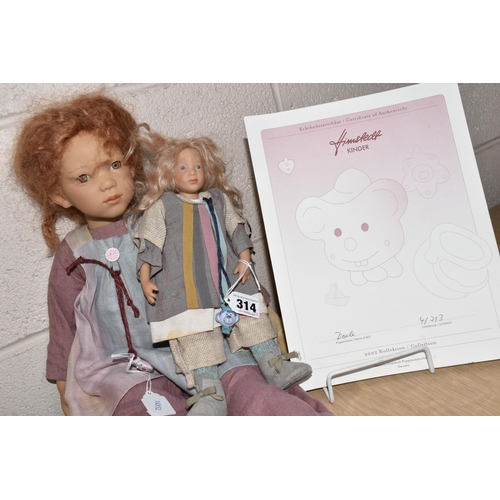 314 - TWO ANNETTE HIMSTEDT DOLLS 'DORLE' 2002 AND 'MIRI' KLEINE 2002, comprising Puppen Kinder Dorle vinyl... 