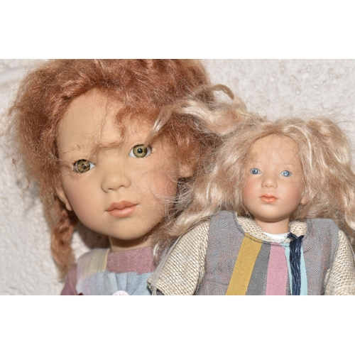 314 - TWO ANNETTE HIMSTEDT DOLLS 'DORLE' 2002 AND 'MIRI' KLEINE 2002, comprising Puppen Kinder Dorle vinyl... 