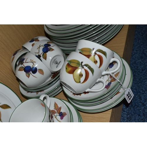 323 - A ROYAL WORCESTER 'EVESHAM VALE' PATTERN DINNER SERVICE, comprising ten dinner plates, six side plat... 