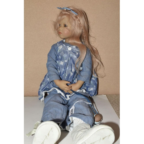 337 - AN ANNETTE HIMSTEDT PUPPEN KINDER 'GRITTI' DOLL, the 2002 blonde haired doll with blue eyes, wearing... 