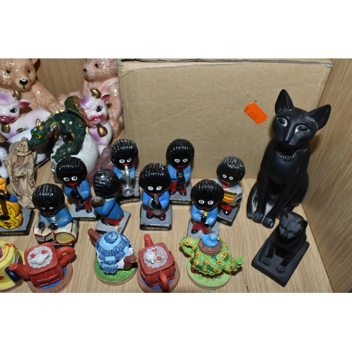 351 - A COLLECTION OF FIGURES AND OTHER ORNAMENTS, to include a Danbury Mint 'Garfield's Garden' sculpture... 