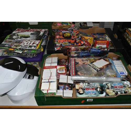 362 - TWO BOXES AND LOOSE TOPPS AND TOP GEAR COLLECTABLE CARDS, to include three Top Gear trading card cas... 