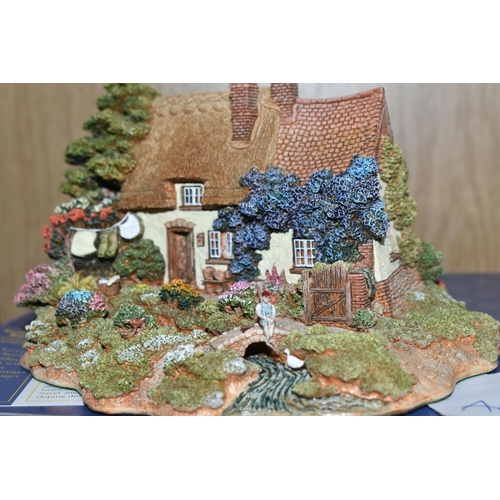 399 - TWENTY SIX LILLIPUT LANE SCULPTURES, collectors club and anniversary pieces, most with deeds and box... 