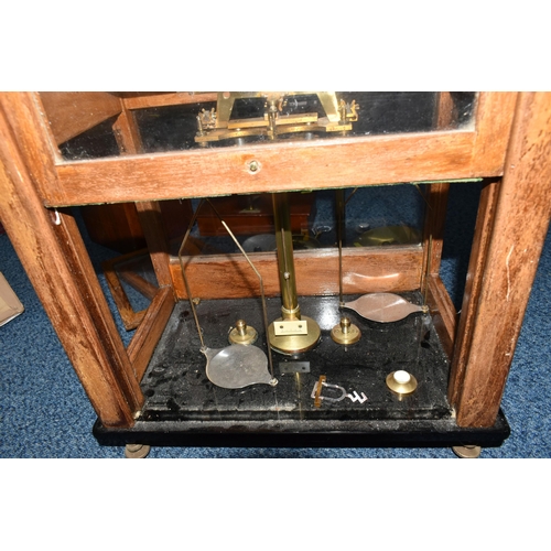 429 - A COLLECTION OF SCIENTIFIC AND MEASURING DEVICES to include a Stanton C.B.4 chemical balance in orig... 