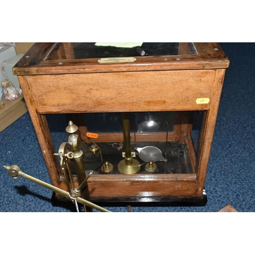 429 - A COLLECTION OF SCIENTIFIC AND MEASURING DEVICES to include a Stanton C.B.4 chemical balance in orig... 