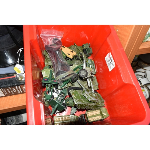 475 - A QUANTITY OF UNBOXED AND ASSORTED PLAYWORN DIECAST MILITARY VEHICLES, to include 4 x Dinky Toys Cen... 