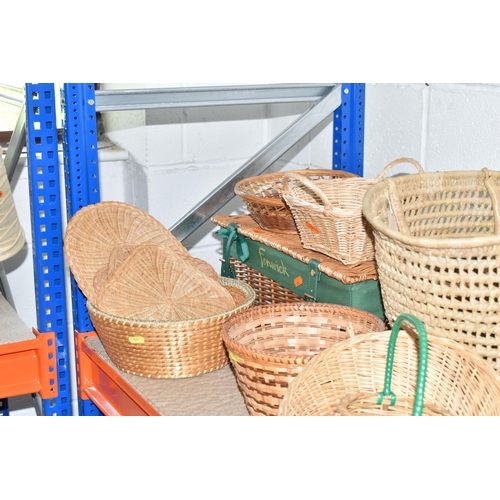 513 - A QUANTITY OF WICKER BASKETS AND TABLEWARE to include a Fenwick wicker hamper, a wicker handbag, fou... 