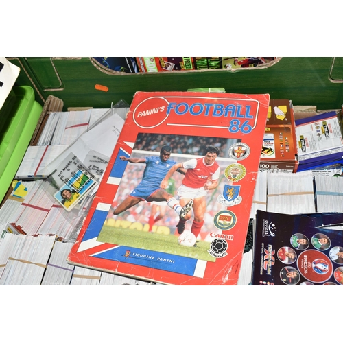 520 - A LARGE COLLECTION OF TOPPS, PANINI AND MERLIN FOOTBALL STICKERS AND TRADING CARDS, majority from ea... 