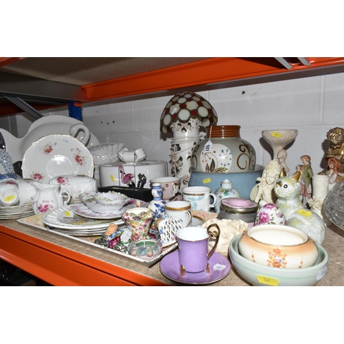 527 - A SELECTION OF CERAMICS AND DECORATIVE ITEMS ETC, to include a hand painted Glyn Colledge vase for B... 