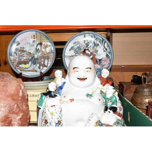 564 - CHINESE CERAMICS AND SUNDRY ITEMS ETC, to include a smiling Buddha with children, impressed characte... 